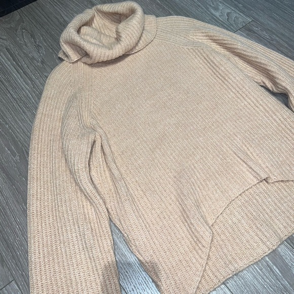 J Crew / Point Sur Pink Turtleneck - Picture 3 of 6